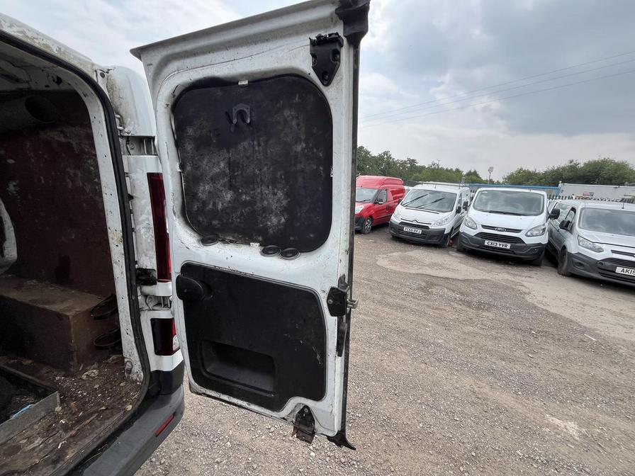 2018 Renault Trafic Trafic SL27 Sport Nav Energy dCi – YH18WOA