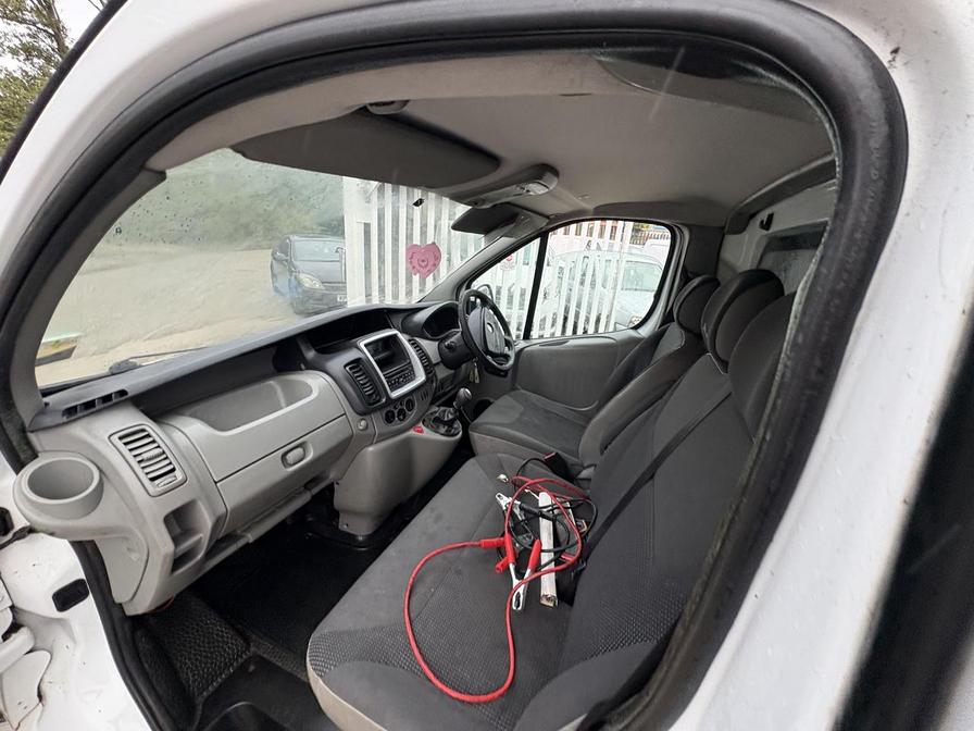 2014 Vauxhall Vivaro – Model: Vivaro 2900 Sportive CDTi LWB – DS14ZRL