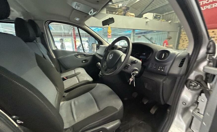 2017 Vauxhall Vivaro Combi Vivaro 2900 Combi CDTi Bi-T S/S – DY17YVN