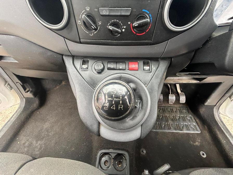 2017 Peugeot Partner – Model: Partner SE L1 Blue HDi – MA67OCJ