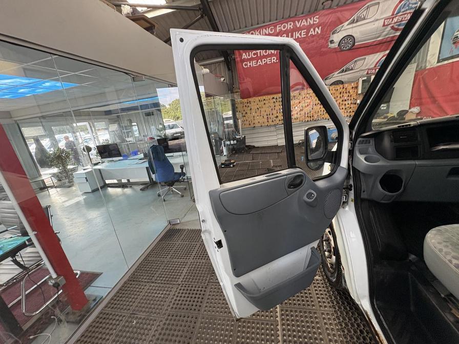 2013 Ford Transit Transit 100 T280 FWD – NJ63CKF/PS10HPS