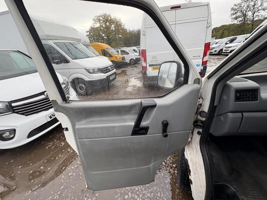 1995 Volkswagen Caravelle – Model: Transporter Caravelle – N34AEJ