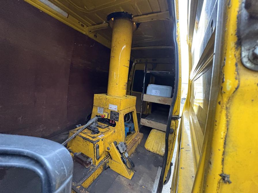 2001 Iveco Daily – Model: Daily 2000 40C11 – Y572BSG