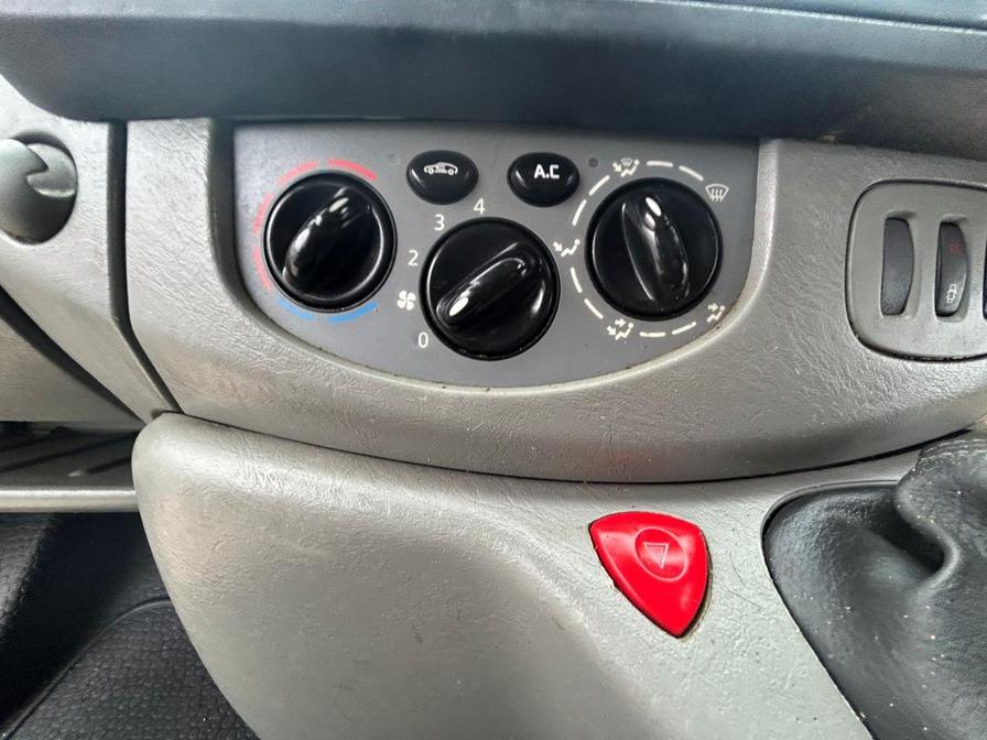 2010 Vauxhall Vivaro – Model: Vivaro 2900 Double Cab LWB – WK60SVA