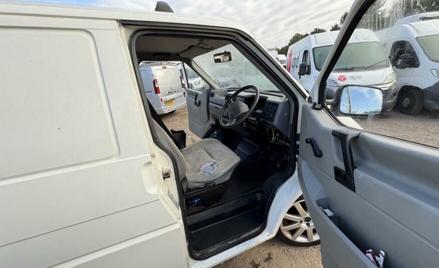 1995 Volkswagen Caravelle Transporter Caravelle – N982LUF