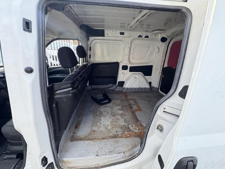 2014 Vauxhall Combo – Model: Combo 2000 L1H1 CDTi – DU64NDY