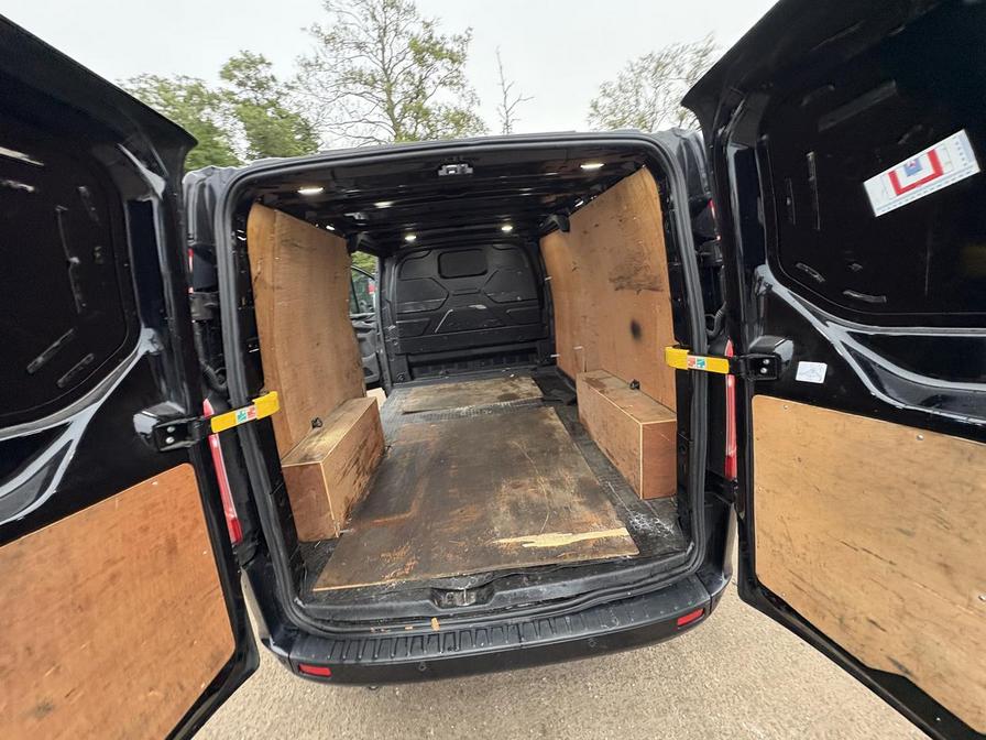 2020 Ford Transit Custom – Model: Transit Custom 300 Limited EcoBlue – HW70UVM