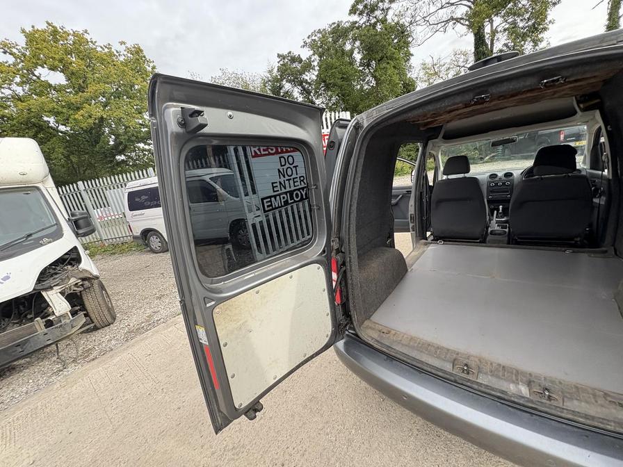 2014 Volkswagen Caddy Caddy C20 Highline TDI BlueMotion Technology Semi-Auto – LR14XKH