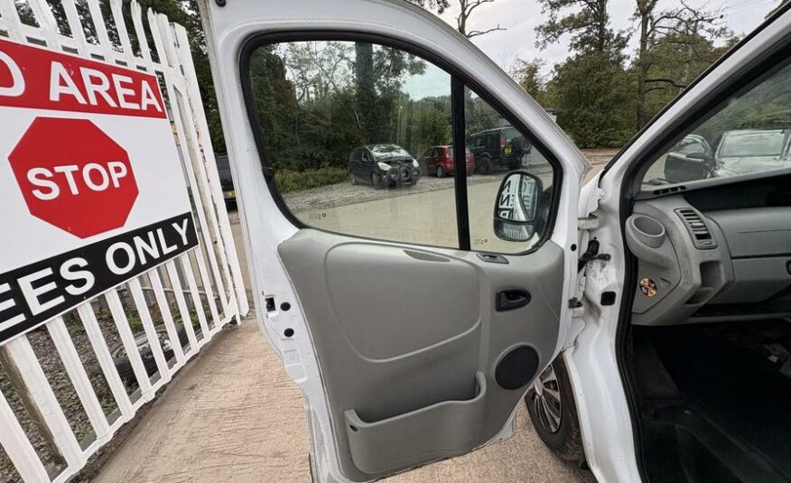 2011 Vauxhall Vivaro Vivaro  2900 CDTI SWB – YJ11FZT