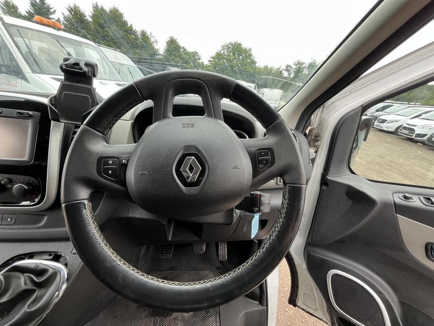 2018 Renault Trafic Trafic SL27 Sport Nav Energy dCi – YH18WOA