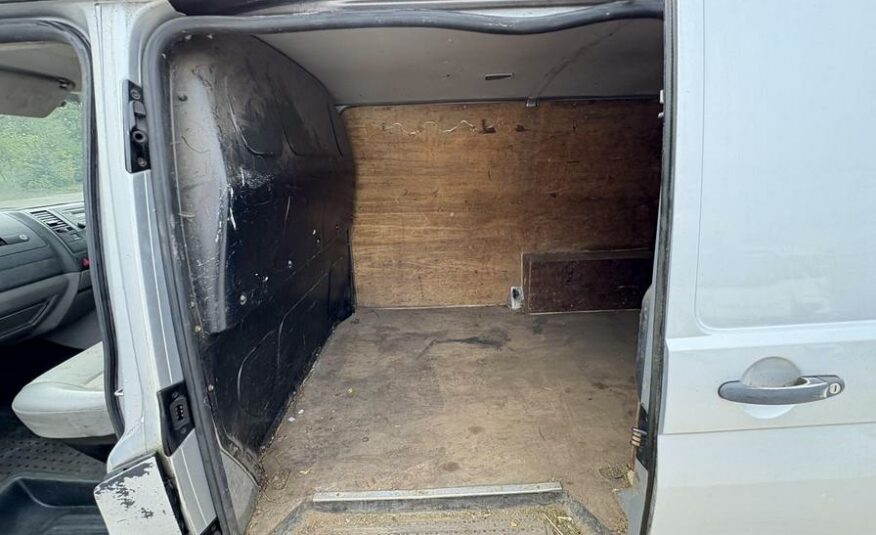 2009 Volkswagen Transporter Transporter T28 102 TDI SWB – GV59KXE