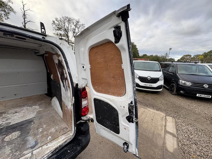 2017 Peugeot Partner – Model: Partner S L2 Blue HDi – MJ17XGZ