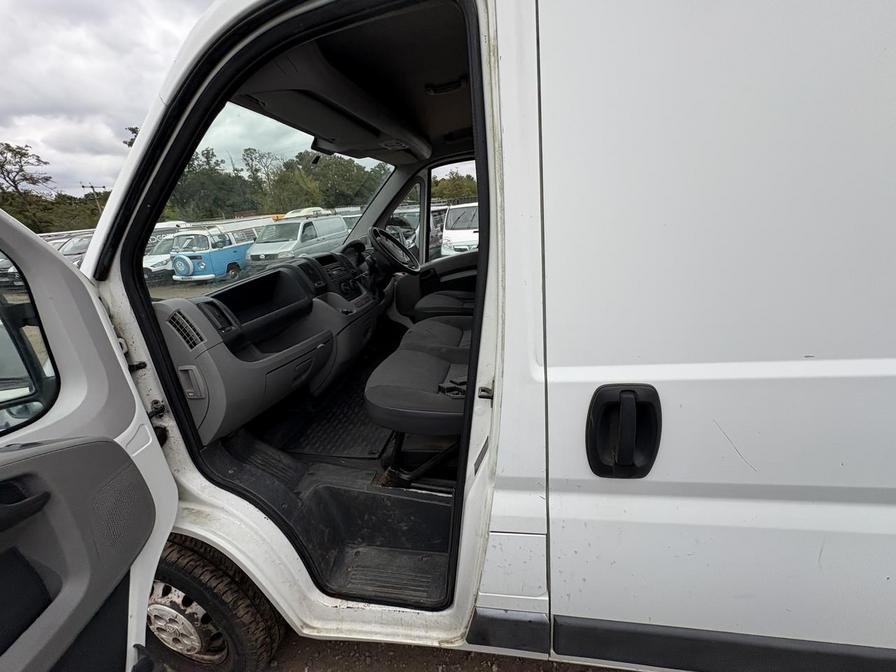 2009 Peugeot Boxer Boxer 330 SWB – KS09VHF