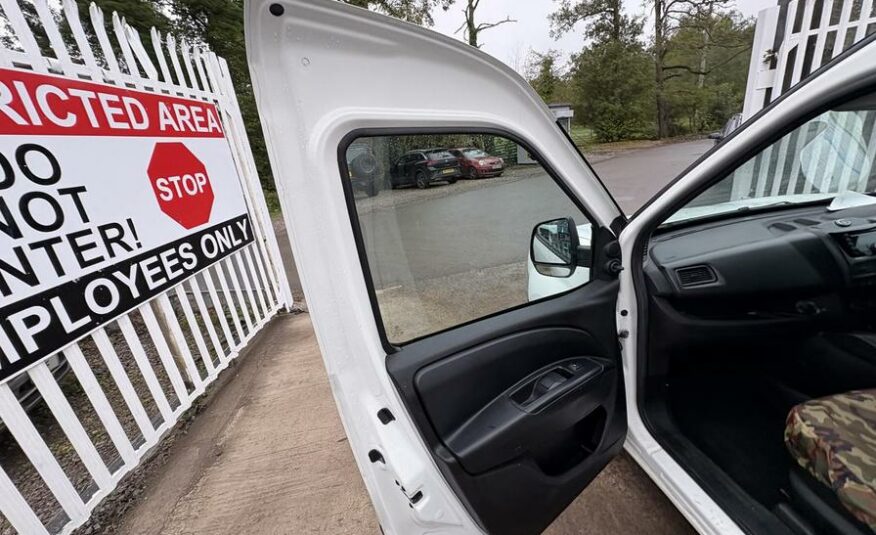 2016 Vauxhall Combo – Model: Combo 2000 L1H1 CDTi S/S ecoFLEX – EN16VSD