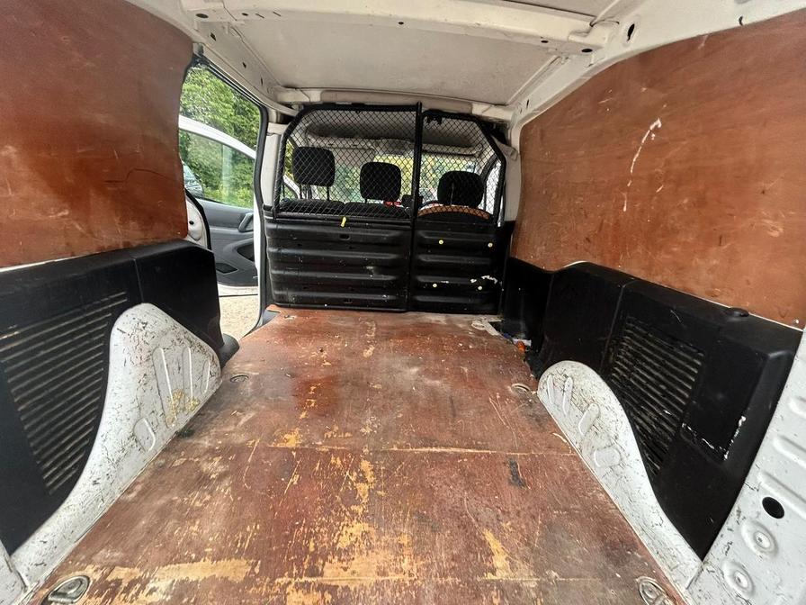 2017 Peugeot Partner – Model: Partner SE L1 Blue HDi – MA67OCJ