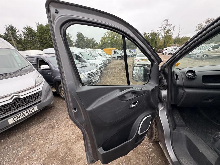 2017 Vauxhall Vivaro – Model: Vivaro 2900 Sportive CDTi Bi-T S/S – DU67WKS