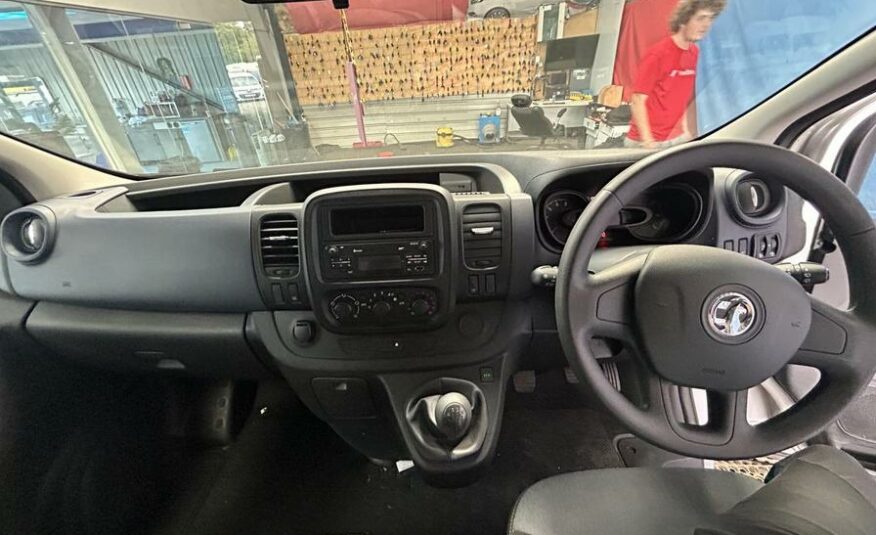 2017 Vauxhall Vivaro Combi Vivaro 2900 Combi CDTi Bi-T S/S – DY17YVN