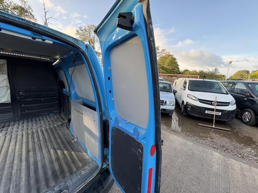 2011 Volkswagen Caddy MaxI Caddy Maxi C20 TDI – FG61DDZ