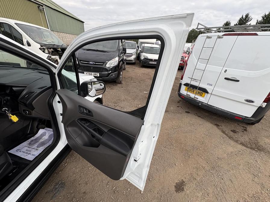 2019 Ford Transit Connect Transit Connect 220 Base TDCi Auto – FB19GYK