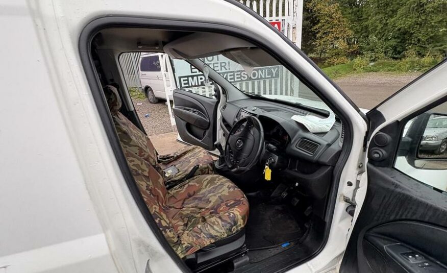 2016 Vauxhall Combo – Model: Combo 2000 L1H1 CDTi S/S ecoFLEX – EN16VSD
