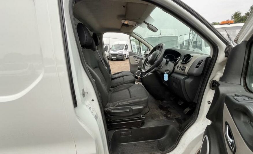 2018 Renault Trafic Trafic SL27 Sport Nav Energy dCi – YH18WOA
