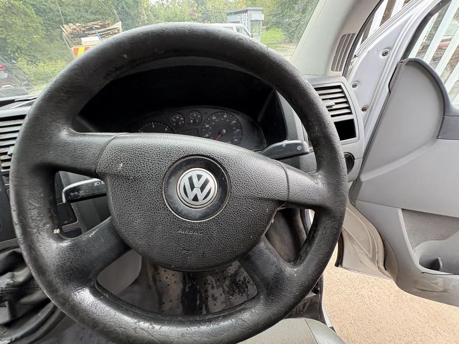 2009 Volkswagen Transporter Transporter T28 102 TDI SWB – GV59KXE