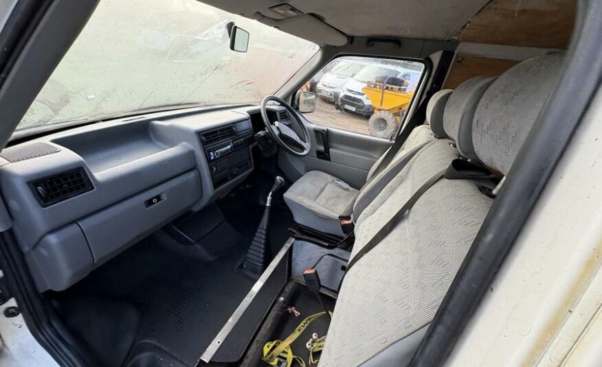 1995 Volkswagen Caravelle Transporter Caravelle – N982LUF