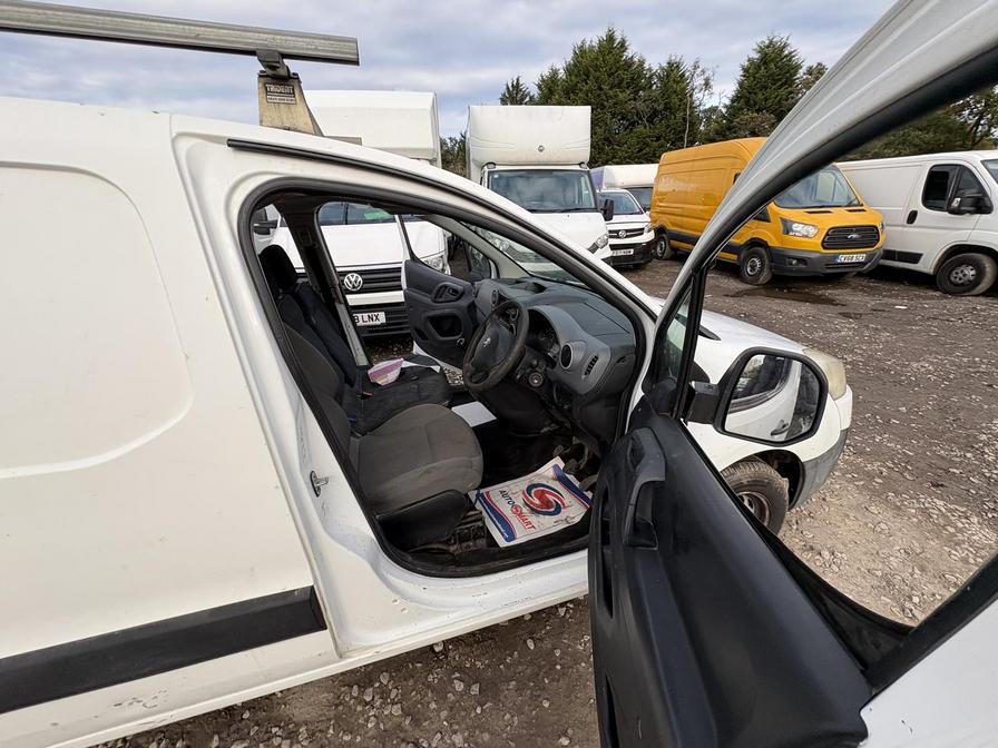 2012 Peugeot Partner – Model: Partner 850 S L1 HDi – GF12UBN