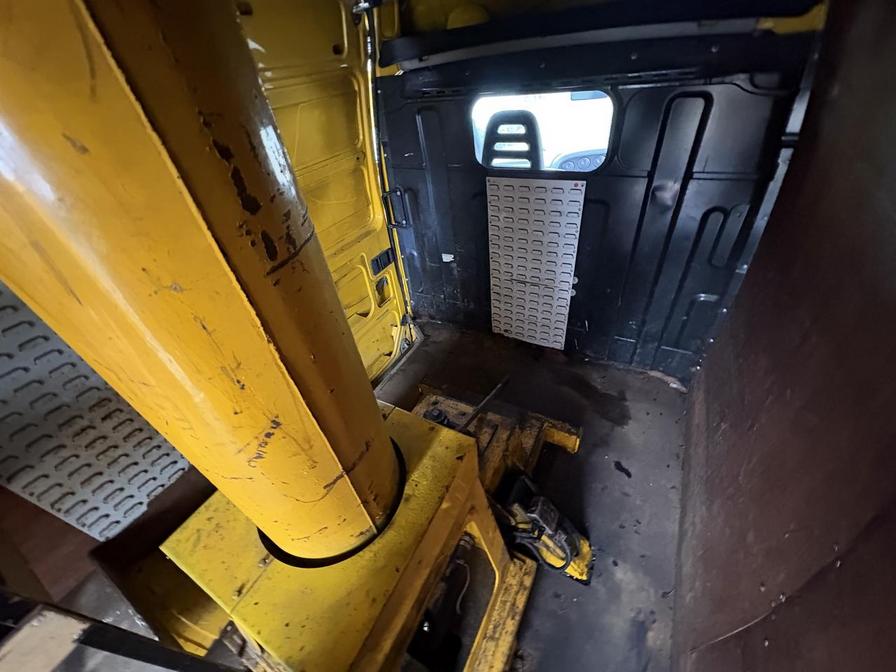 2001 Iveco Daily – Model: Daily 2000 40C11 – Y572BSG