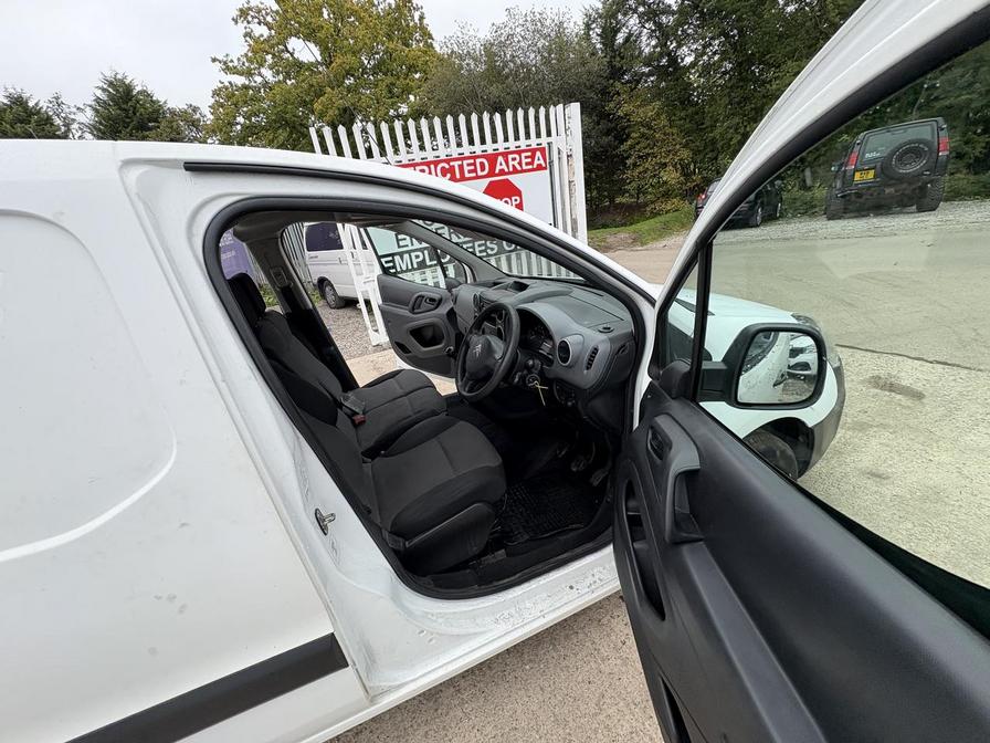 2018 Citroen Berlingo – Model: Berlingo 625 LX Blue HDi S/S – LD68YXE