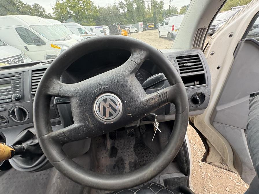 2007 Volkswagen Transporter Transporter T26 84 TDI SWB – VK56XXH