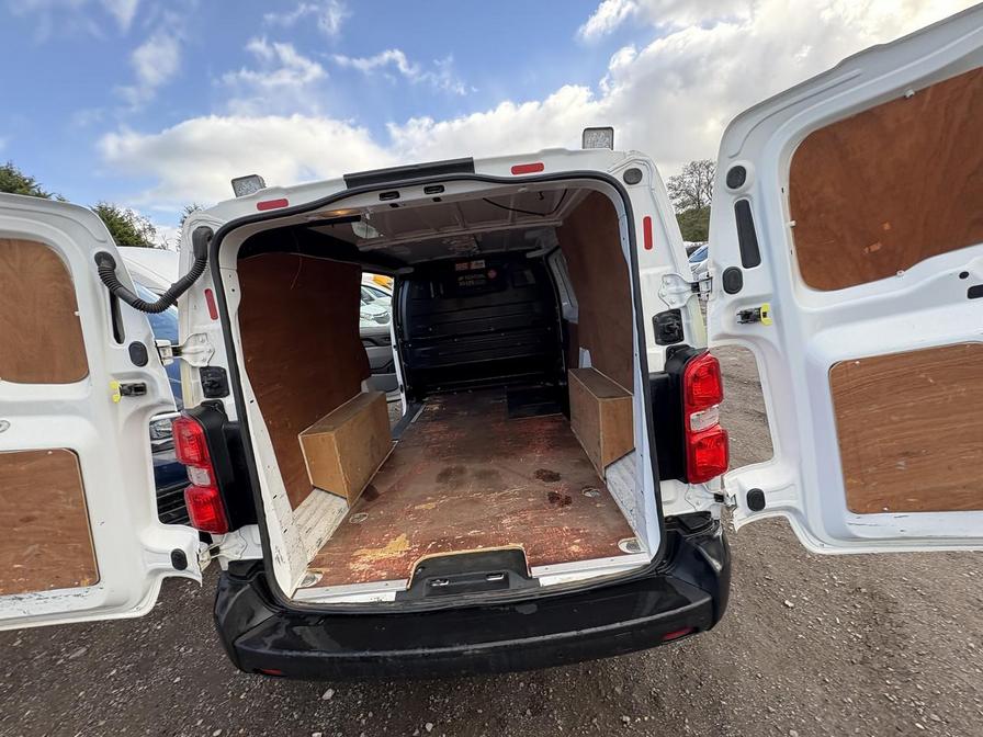 2022 Vauxhall Vivaro – Model: Vivaro  F2900 Dynamic S/S – FD71NBM