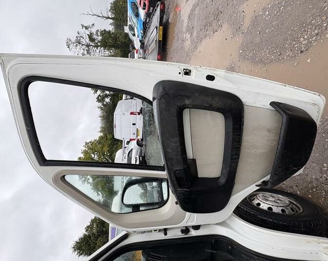 2018 Peugeot Boxer Boxer 333 Professional L1H1 Blue HDi – EO18BXE