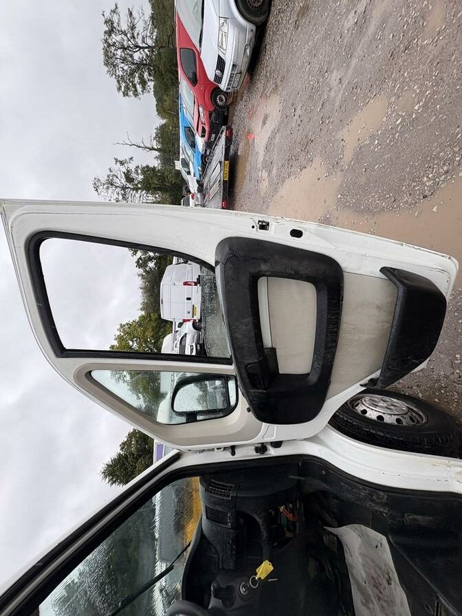 2018 Peugeot Boxer Boxer 333 Professional L1H1 Blue HDi – EO18BXE