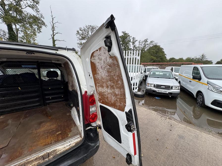 2011 Peugeot Partner – Model: Partner 625 SE HDi 75 – ML11XRV