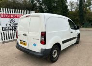 2017 Peugeot Partner – Model: Partner SE L1 Blue HDi – MA67OCJ