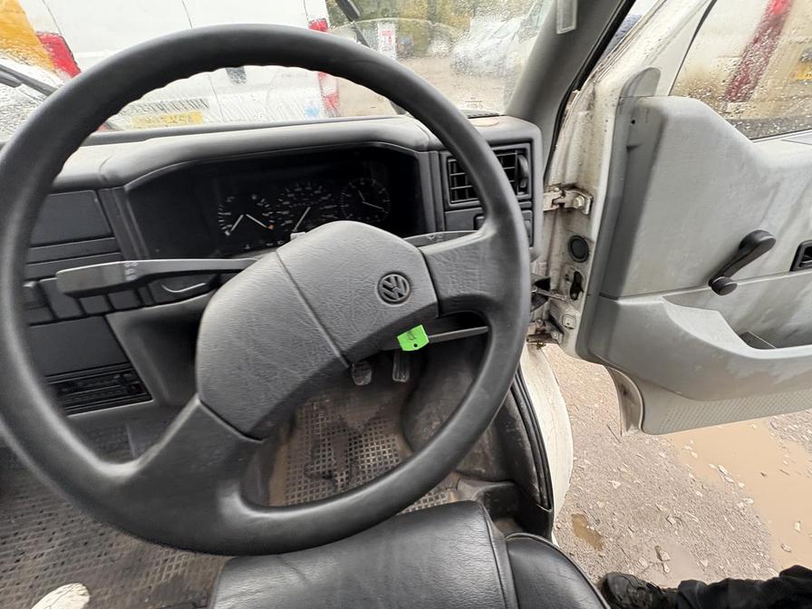 1995 Volkswagen Caravelle – Model: Transporter Caravelle – N34AEJ