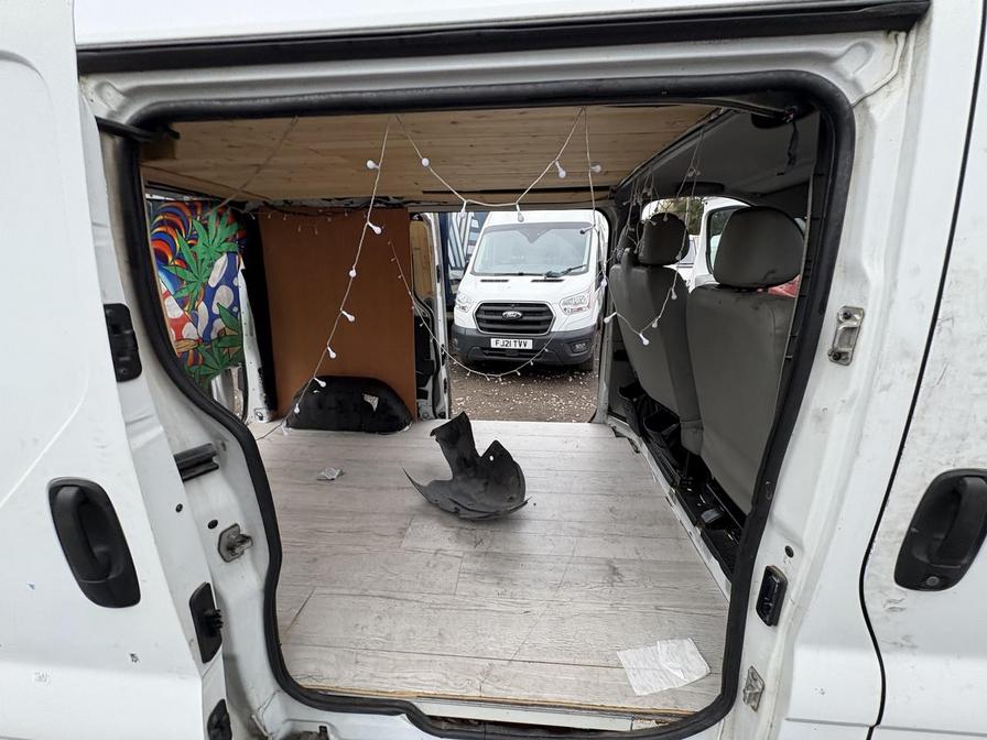 2006 Vauxhall Vivaro – Model: Vivaro  2900 CDTI SWB – FN56UTJ