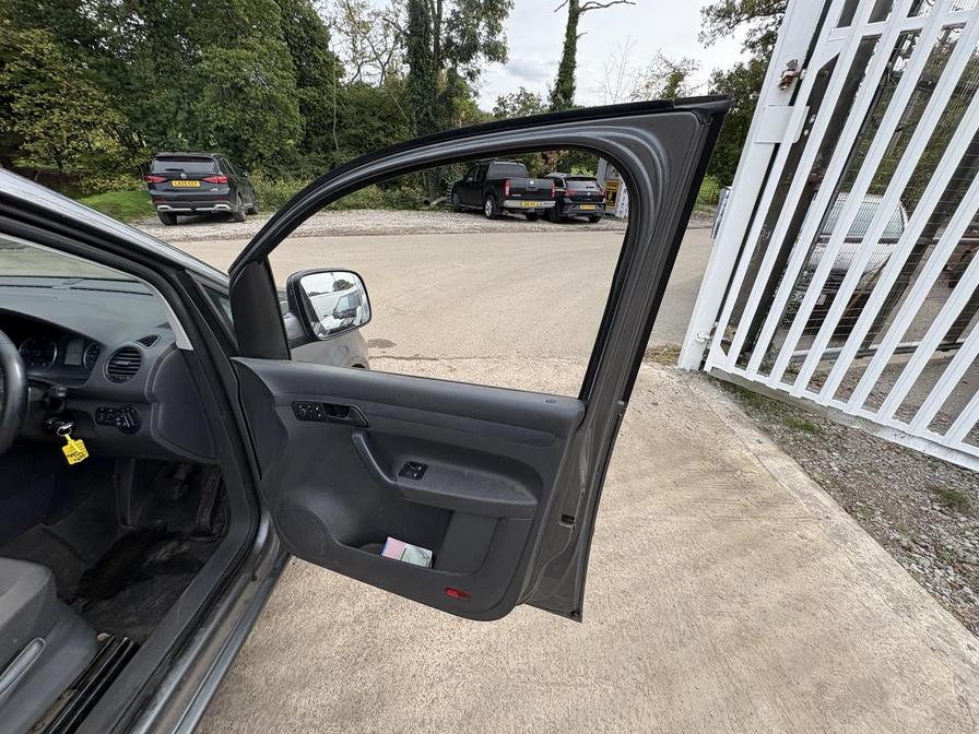 2014 Volkswagen Caddy Caddy C20 Highline TDI BlueMotion Technology Semi-Auto – LR14XKH