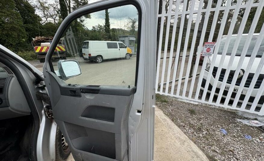 2009 Volkswagen Transporter Transporter T28 102 TDI SWB – GV59KXE