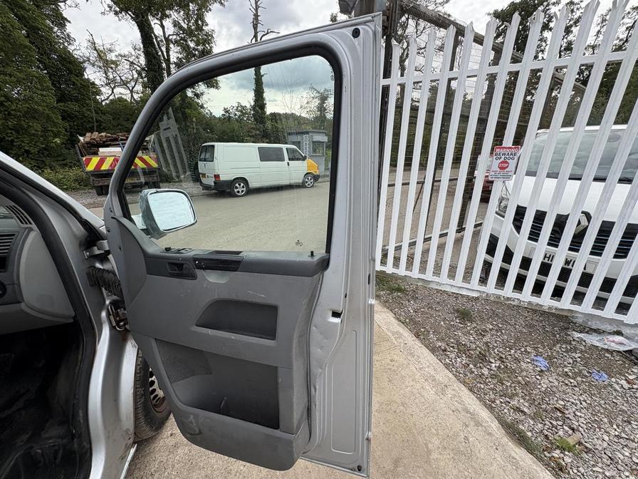 2009 Volkswagen Transporter Transporter T28 102 TDI SWB – GV59KXE