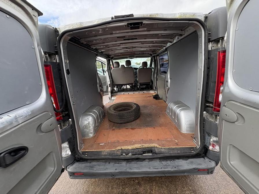 2011 Vauxhall Vivaro – Model: Vivaro 2900 CDTi Semi-Auto LWB – YD61AKO