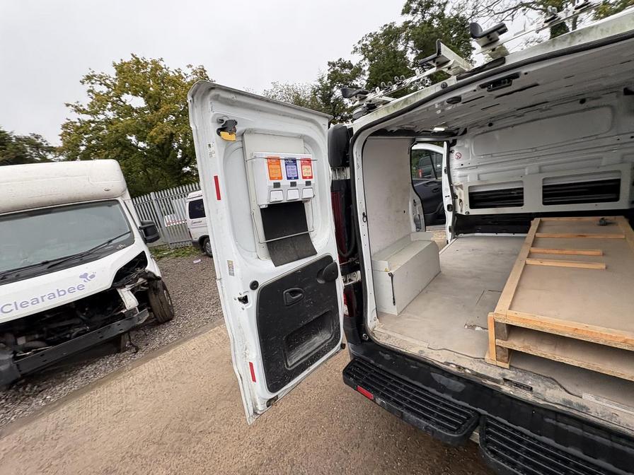 2016 Vauxhall Vivaro – Model: Vivaro 2900 Bi-T CDTi ecoFLEX S/S – FL16GHD