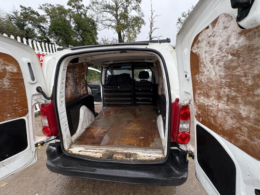 2011 Peugeot Partner – Model: Partner 625 SE HDi 75 – ML11XRV