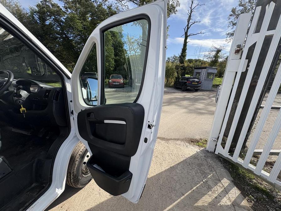 2022 Peugeot Boxer Boxer 335 Professional L2H2 Blue HDi – NL22BLX