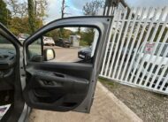 2019 Vauxhall Combo – Model: Combo 2000 Sportive S/S – YV19FCE