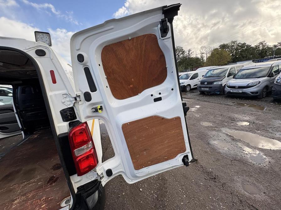 2022 Vauxhall Vivaro – Model: Vivaro  F2900 Dynamic S/S – FD71NBM