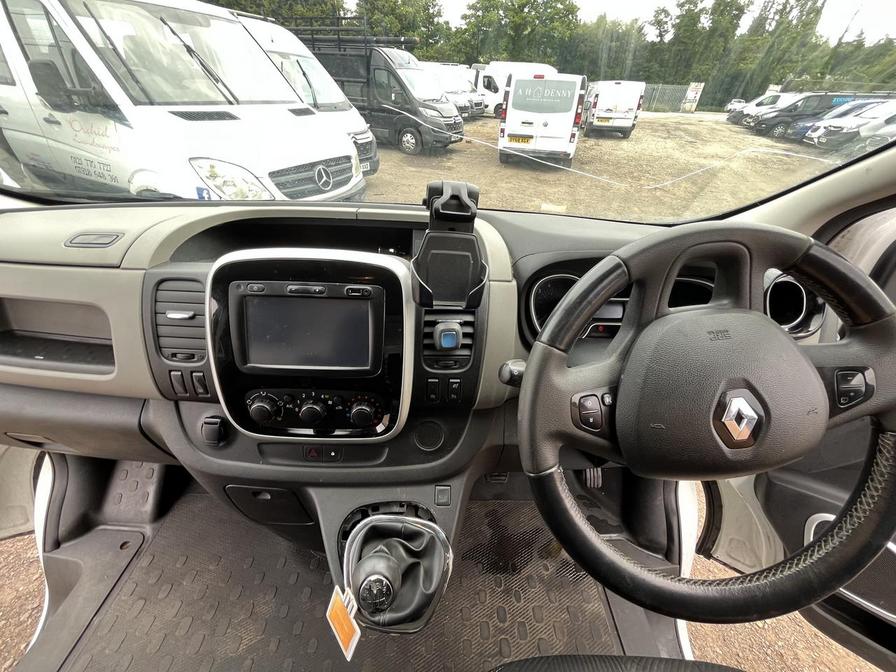 2018 Renault Trafic Trafic SL27 Sport Nav Energy dCi – YH18WOA