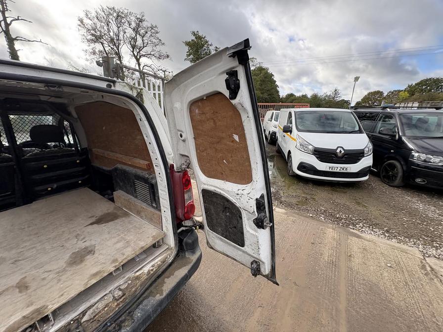 2011 Peugeot Partner – Model: Partner 625 Professional HDI – WL61EHV