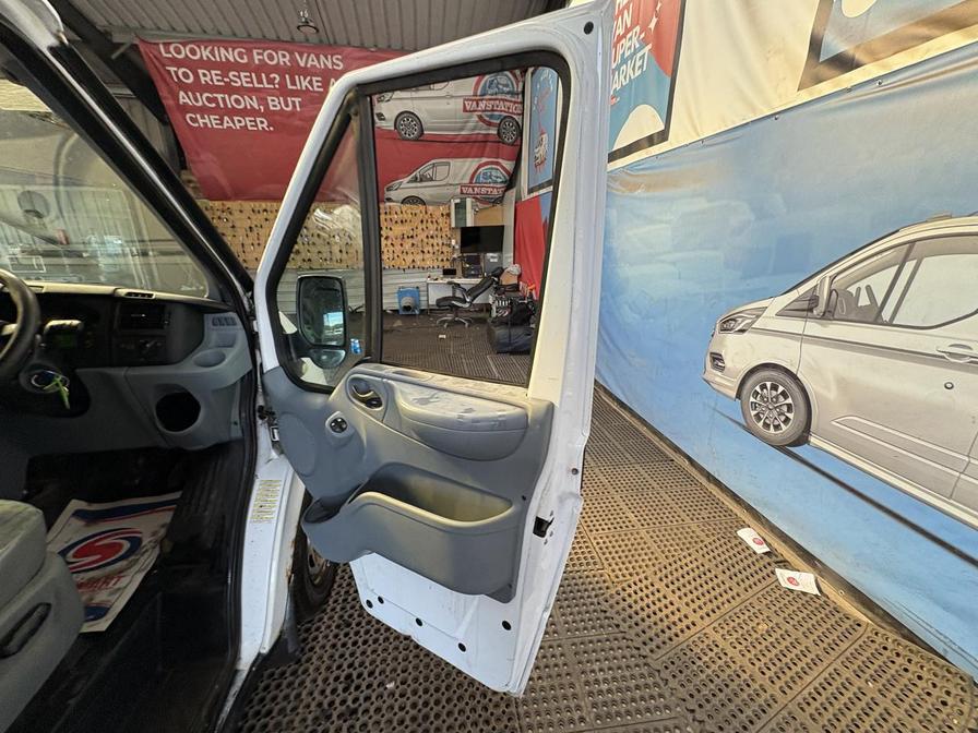 2013 Ford Transit Transit 100 T280 FWD – NJ63CKF/PS10HPS